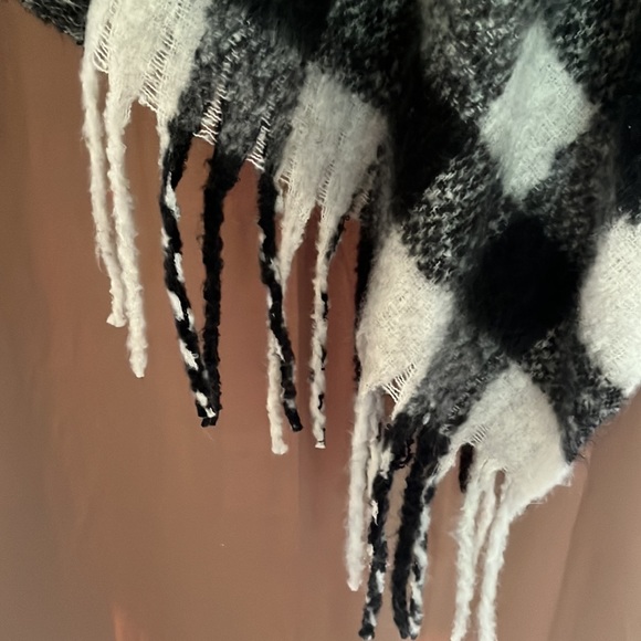 Poncho - Picture 2 of 3